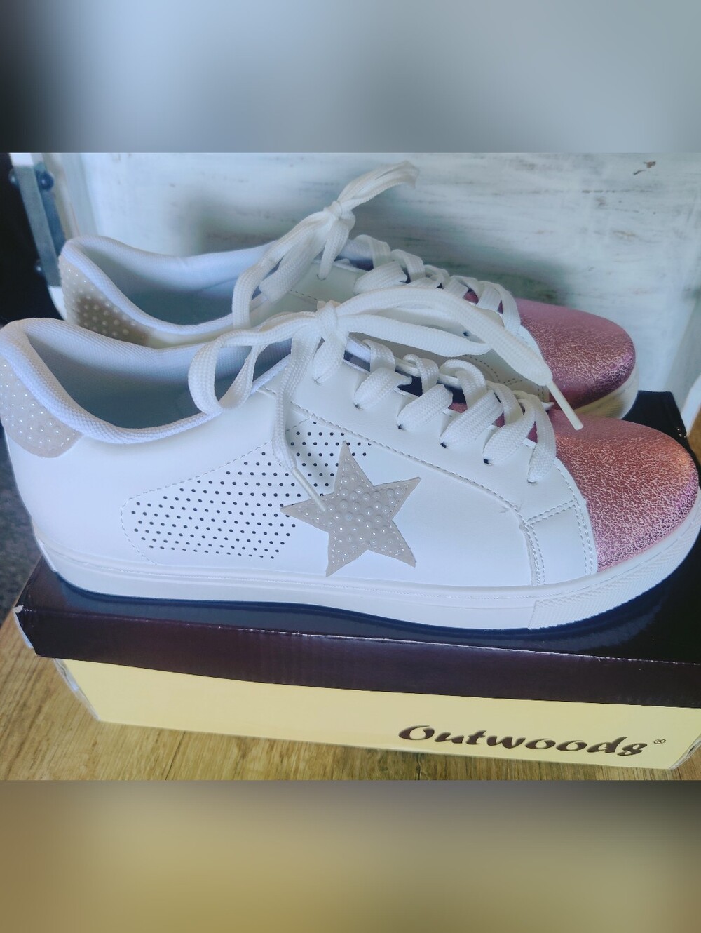 Outwoods White Sneakers with Pink Glitter Toe and Silver Star
